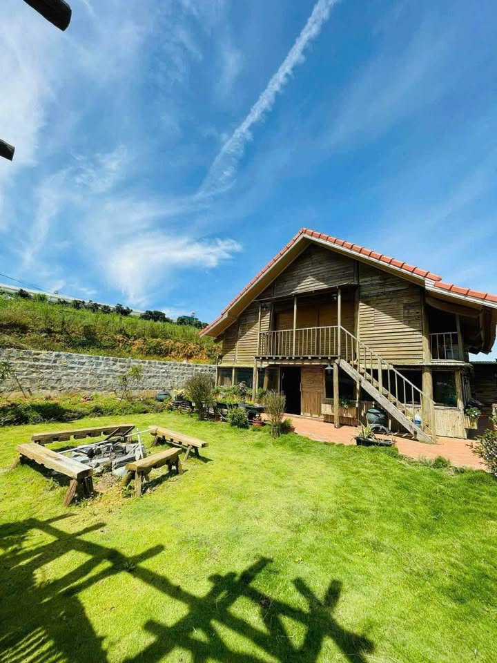 Đất nền Xuân Trường Đà Lạt 1352m² - Sổ đỏ chính chủ, tặng nhà gỗ xinh!