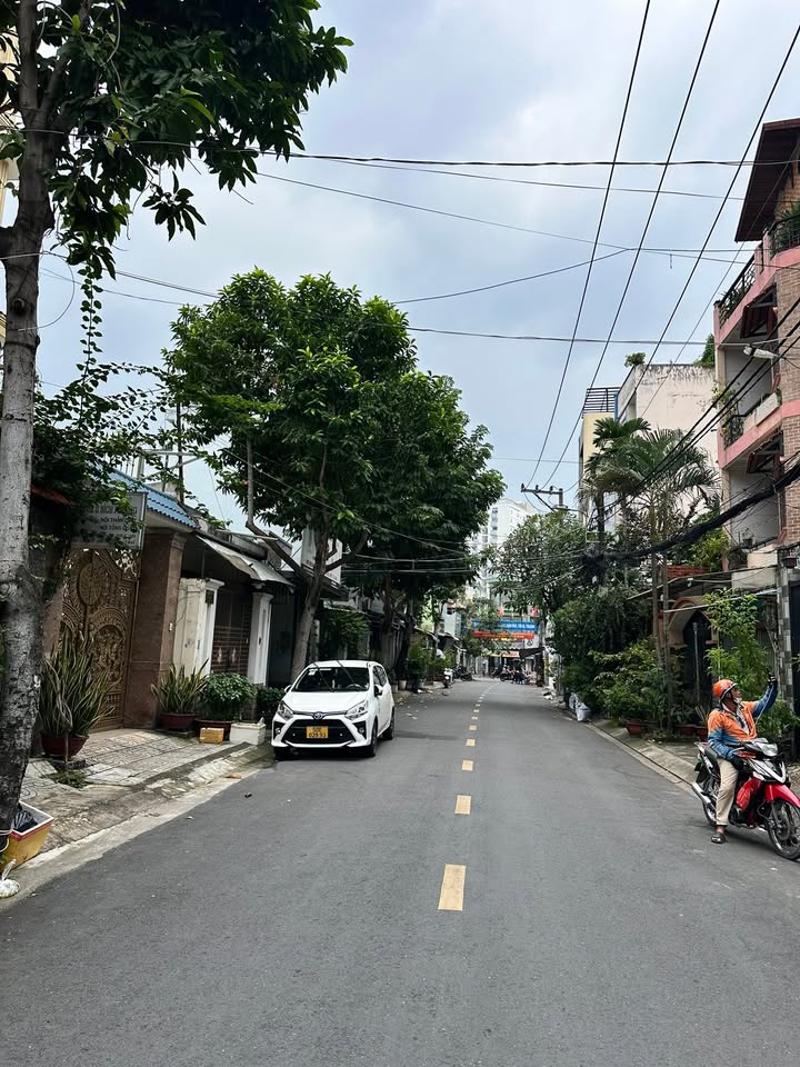 Căn hộ dịch vụ Mặt tiền Đường 30/4, Quận Tân Phú, 161m² - Đầu tư sinh lời 60 triệu/tháng!