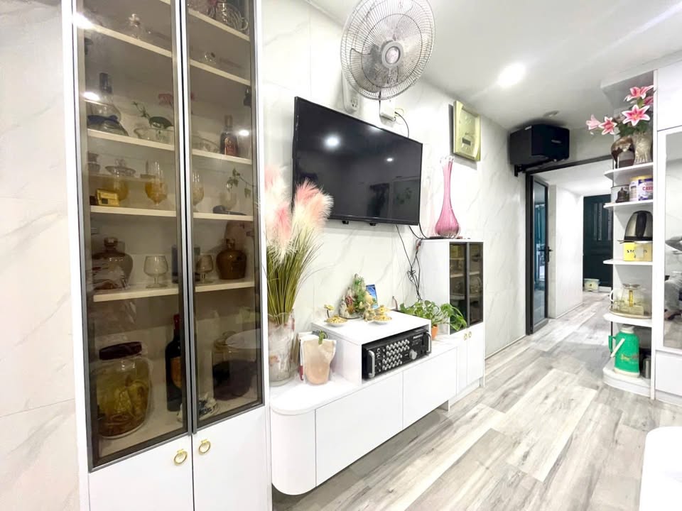 Nhà phố Bùi Ngọc Dương, quận Hai Bà Trưng, 16m² giá 3.4 tỷ - Sổ đỏ chính chủ, sẵn sàng giao dịch!