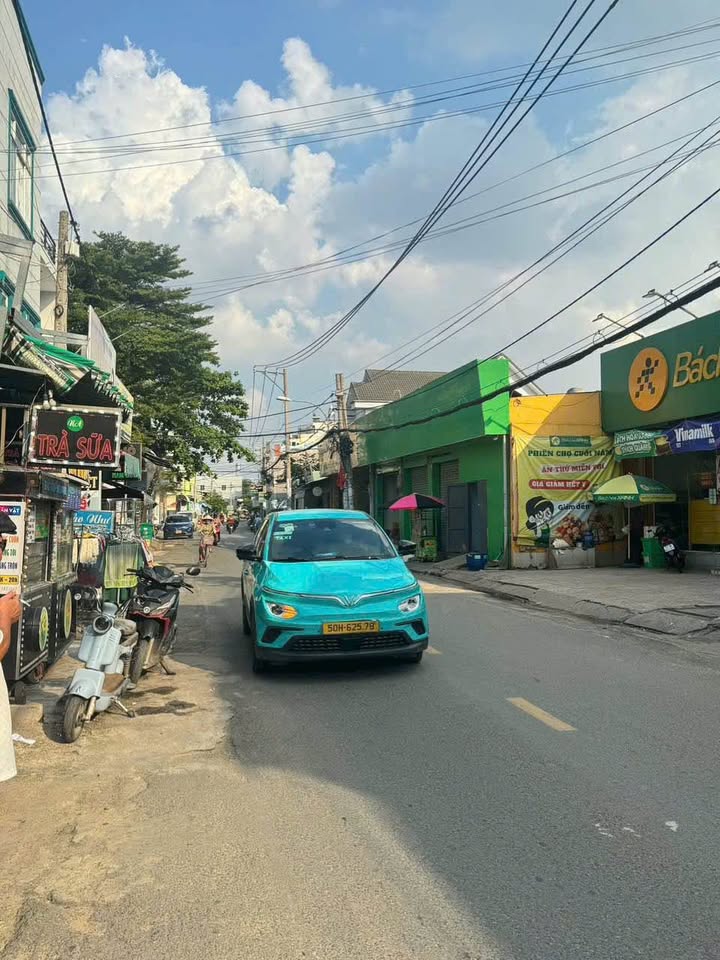 Nhà góc 2 mặt tiền đường Số 11, Bình Tân 68m² giá 7.8 tỷ - Kinh doanh sầm uất!