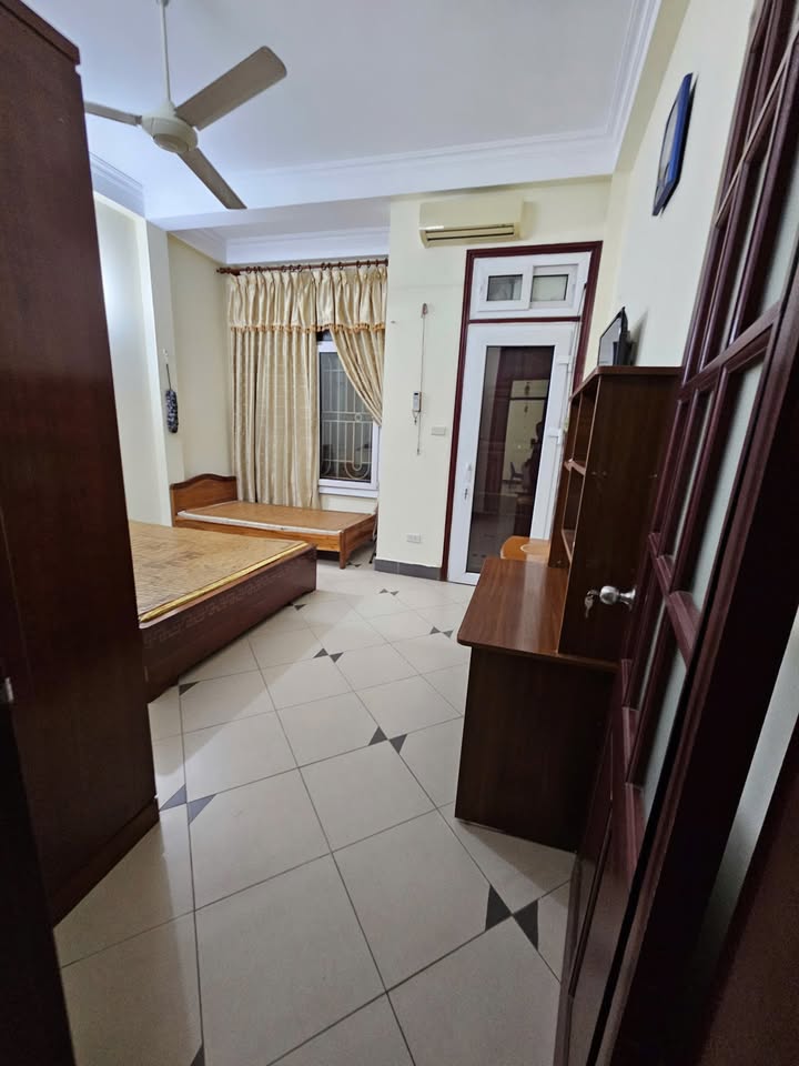 Nhà nguyên căn Hoàng Quốc Việt, Cầu Giấy 50m² - Nội thất đầy đủ, sẵn sàng ở ngay!