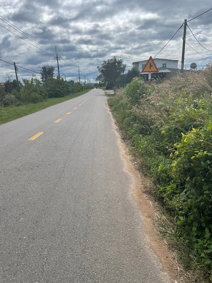 Đất mặt tiền đường Trường Chinh Đắk Hà 135m² giá 1.1 tỷ - Vị trí siêu đẹp!