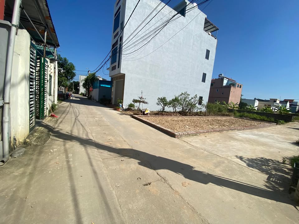 Đất nền Lô góc trục chính KD Tổ 10 Quang Minh, Mê Linh 71.9m² chỉ 4 tỷ - Cơ hội đầu tư hiếm có!