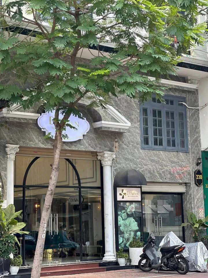 Tòa Nhà Đẹp Trục Đường Sầm Uất Quận 10 - Diện Tích 146m² - Giá Thỏa Thuận