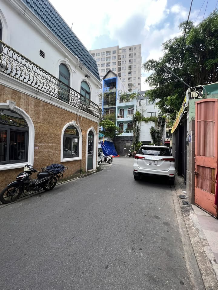 Nhà phố đường Thích Minh Nguyệt, Tân Bình 183m² giá 29.5 tỷ - Nhà 3 tầng, sổ đỏ chính chủ!