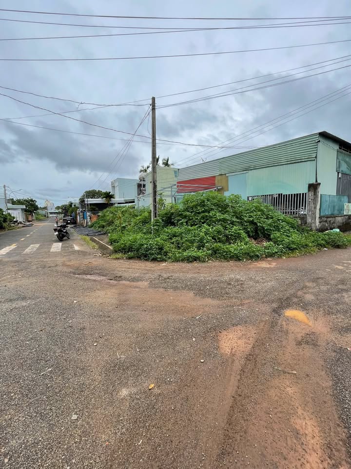 Đất lô góc đẹp đường Phan Chu Trinh, xã Chư Sê, Gia Lai 135m² giá 1.55 tỷ - Đầu tư sinh lời tuyệt vời!