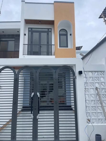 Nhà bán 1 trệt 1 lầu đường Chu Văn An, Rạch Giá 65.1m² giá 2.25 tỷ - Sẵn sàng vào ở ngay!