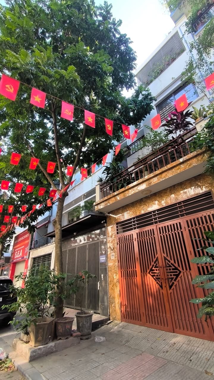 Nhà phố thương mại KĐT Văn Phú Hà Đông 90m² giá thỏa thuận - Kinh doanh sầm uất