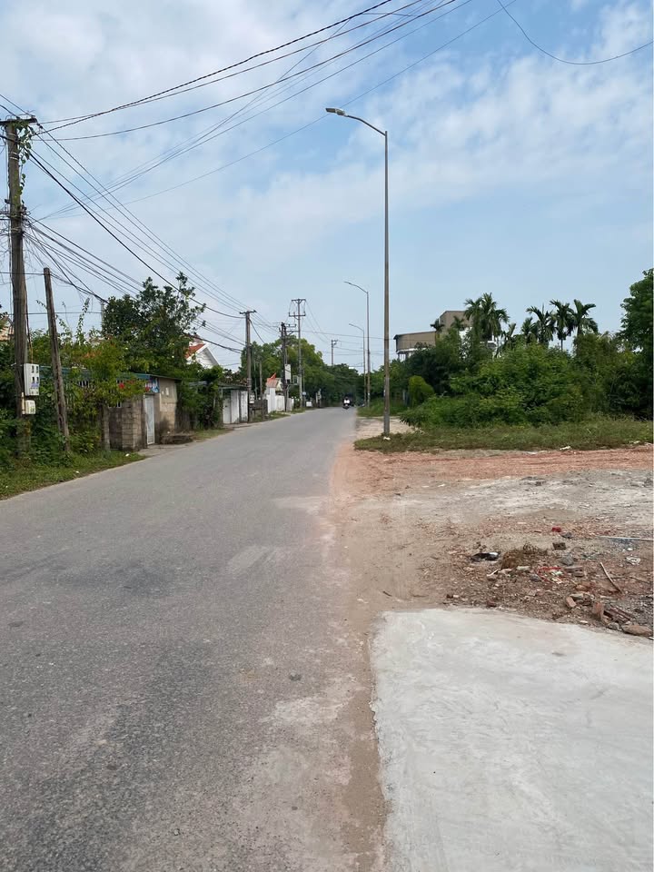 Đất nền Trần Anh Tông, Hải Hòa 100m² giá 2.1 tỷ - Vị trí đắc địa, sổ hồng chính chủ!
