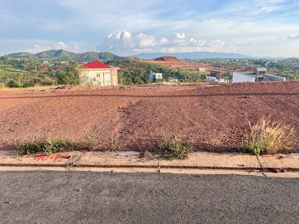 Đất thổ cư Đắk Nút B 240m² giá 1.5 tỷ - Sổ hồng chính chủ, thương lượng