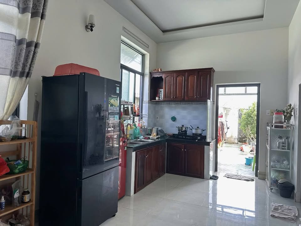 Nhà 1 trệt 1 lầu 102m² tại Tân Tây, Gò Công Đông giá 3.8 tỷ - Kinh doanh sầm uất!
