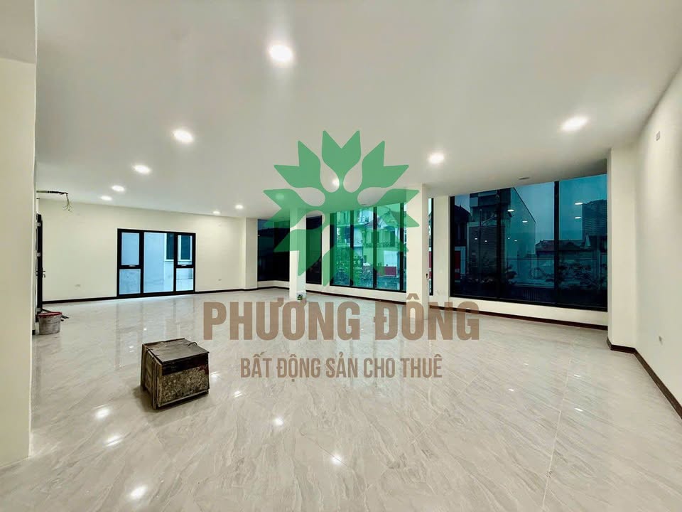 Cho thuê mặt bằng kinh doanh đường Nguyễn Văn Cừ 320m² - Vị trí đắc địa, giá thuê hợp lý!