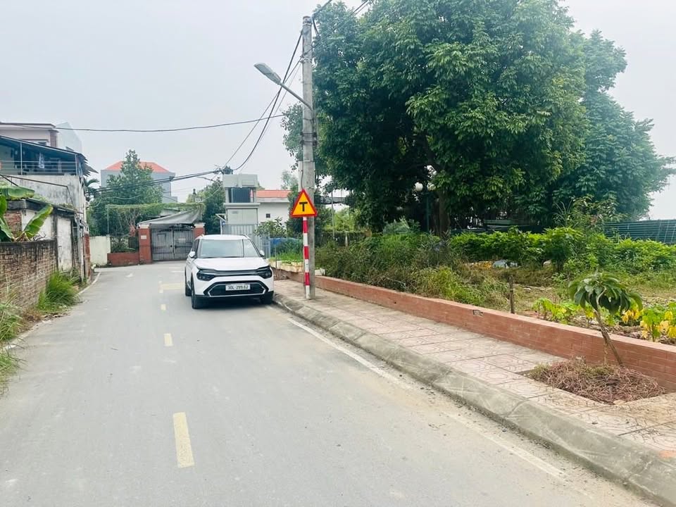 Đất Lại Yên, Hoài Đức 55m² giá 5 tỷ - Vị trí đắc địa, ô tô vào tận nơi!