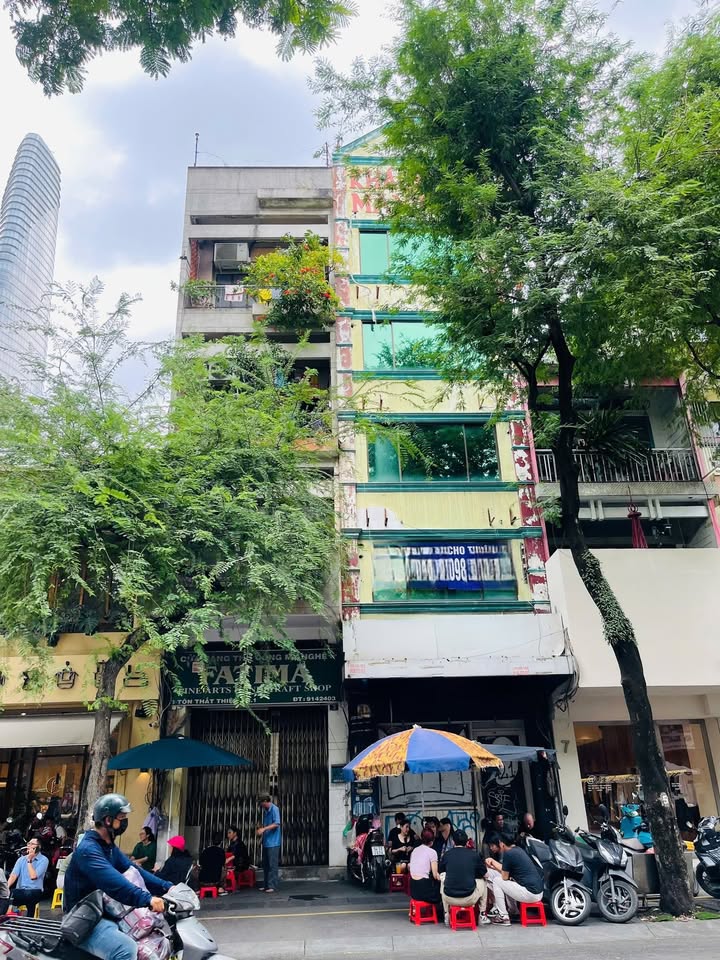 Nhà mặt tiền ngã ba Tôn Thất Thiệp, quận 1 - Diện tích 120m², giá 230 triệu/tháng - Cho thuê ngay!