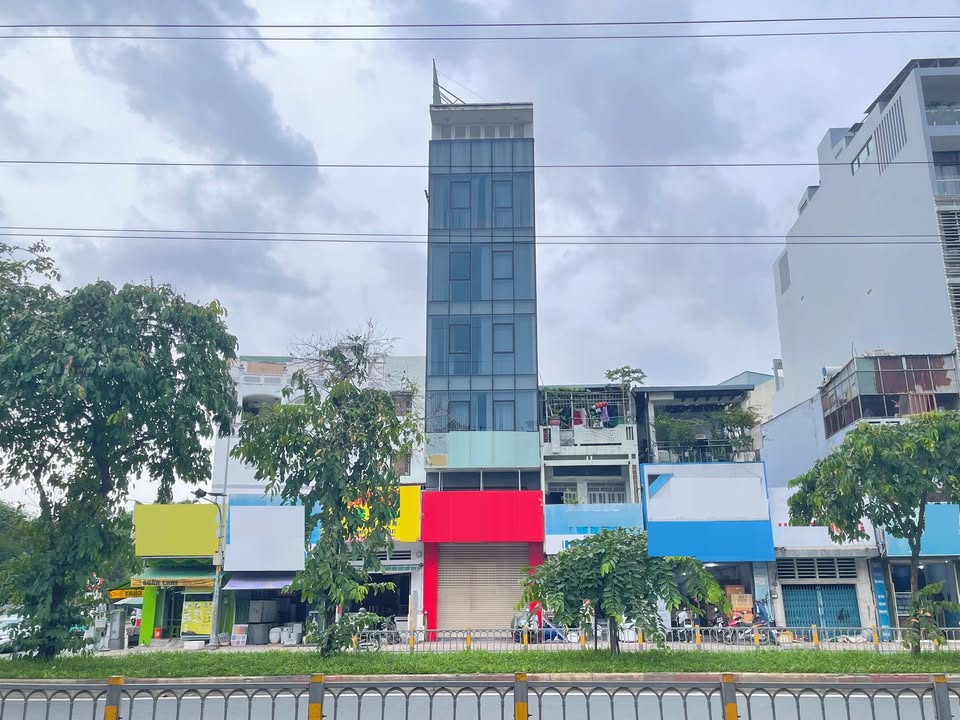 Nhà mặt tiền Kinh Dương Vương, phường 13, quận 6, 105m² giá 70 triệu - Sẵn sàng cho thuê ngay!