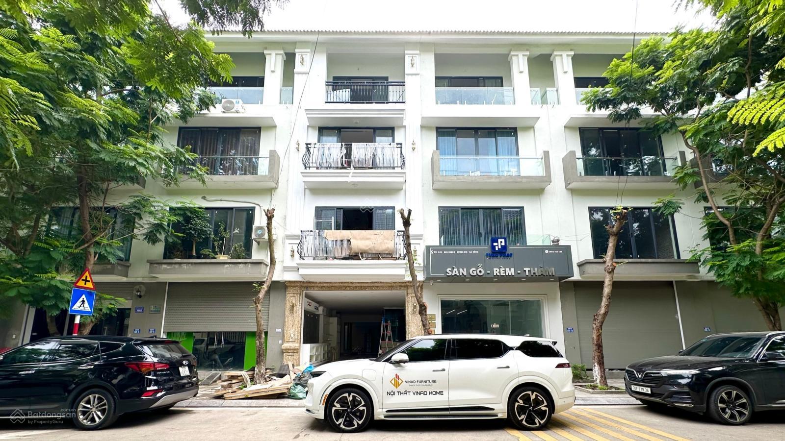 Bán liền kề B33-18 Geleximco 101m² giá 16,7 tỷ - Nhà 2 mặt thoáng, sát chợ trung tâm!