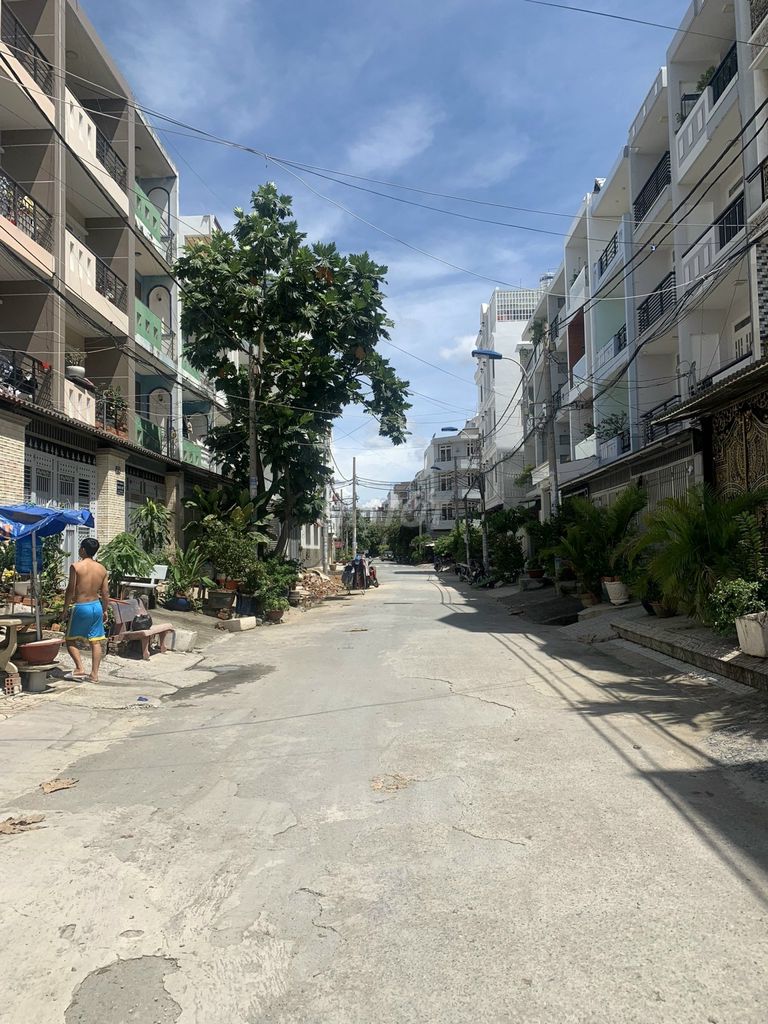 Nhà mặt tiền khu Bình Phú 1, Quận 6, 90m² chỉ 11.9 tỷ - Cơ hội hiếm có!