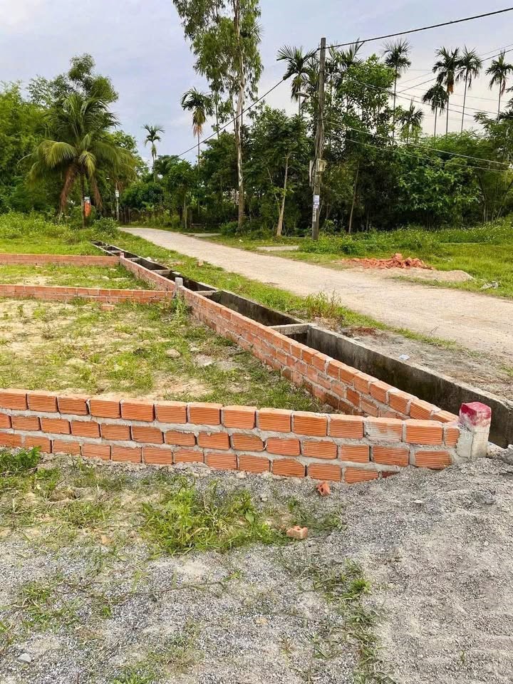 Bán 2 lô liền kề tại phường Điện Bàn Bắc 220m² chỉ 660 triệu - Xây dựng ngay!