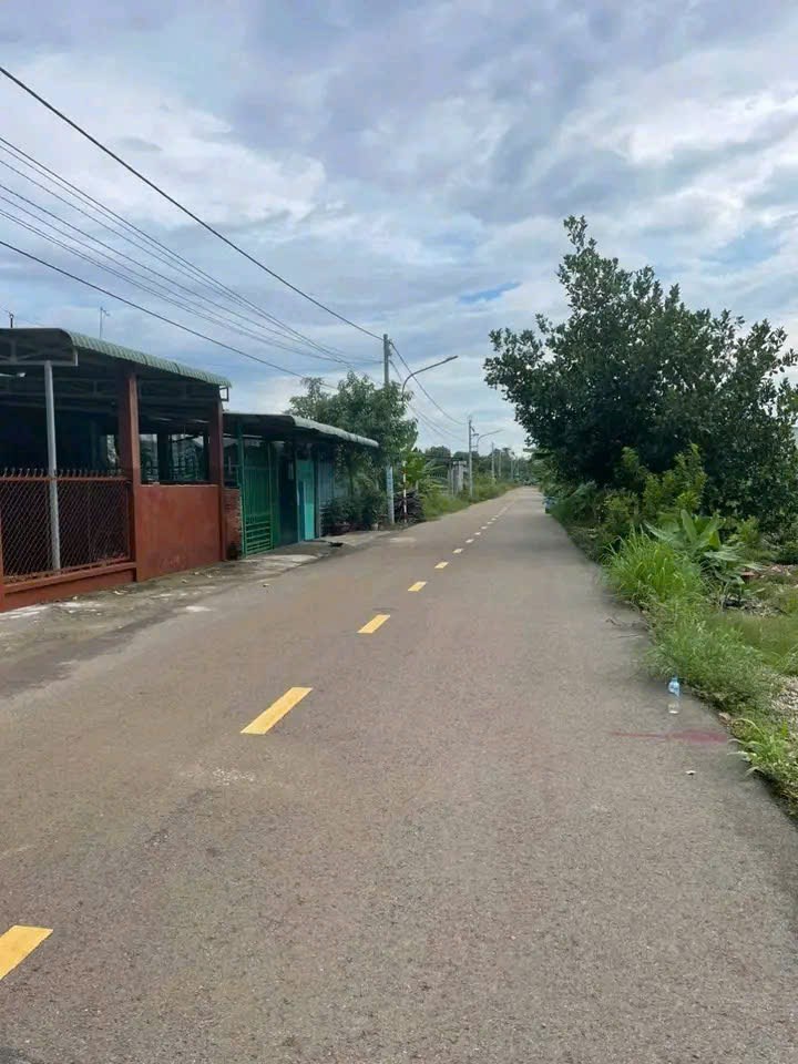 Nhà vườn 1200m² tại trung tâm hành chính Bàu Bàng - Giá chỉ 550 triệu!