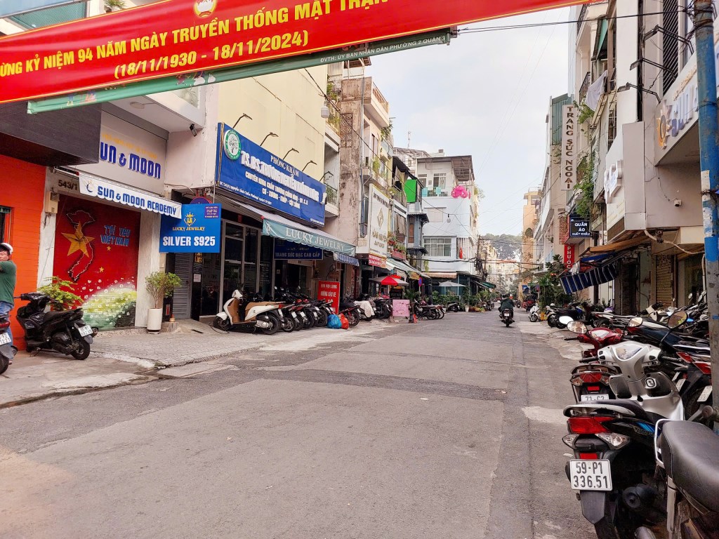 Nhà 4 tầng Nguyễn Đình Chiểu, Quận 3 - Hẻm 6m xe tải, giá 12.8 tỷ - Kinh doanh tốt!