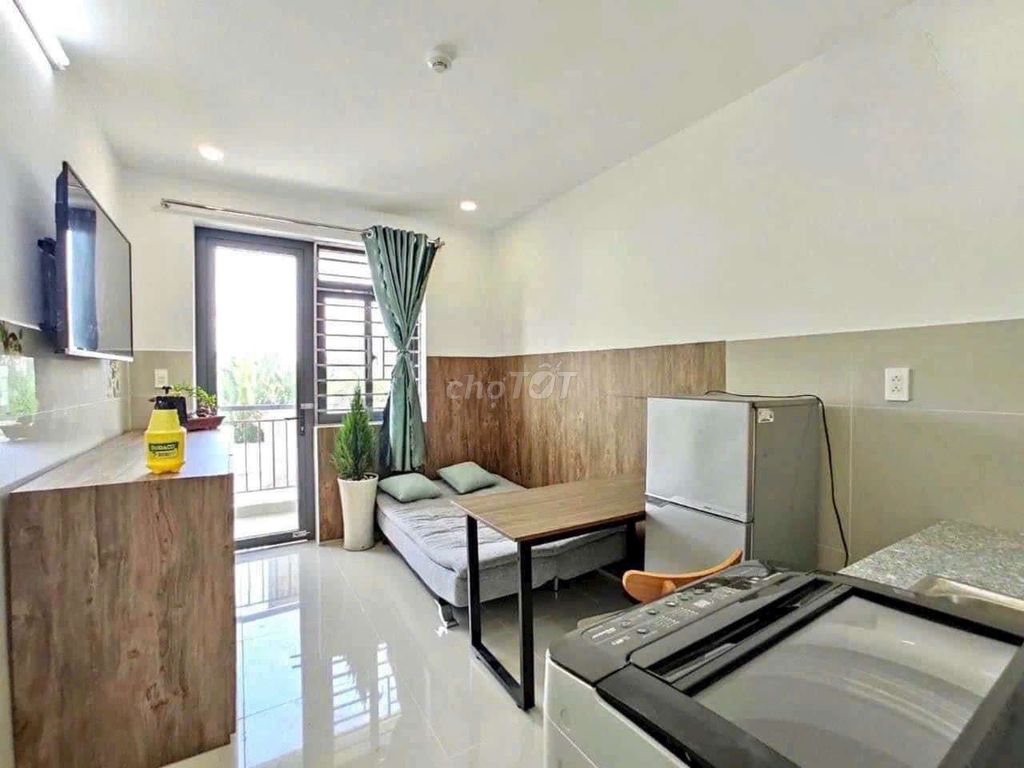 Studio ban công siêu hiếm | Tân Quy | 5 triệu - Đầy đủ nội thất, máy giặt riêng!