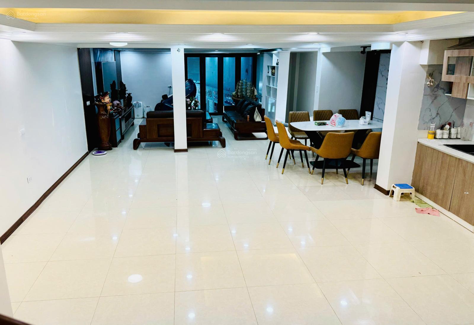 Cho thuê nhà mặt đường Ngô Gia Tự, P.Việt Hưng, 130m² giá 35 triệu - Thiết kế thông minh, tiện nghi đầy đủ!