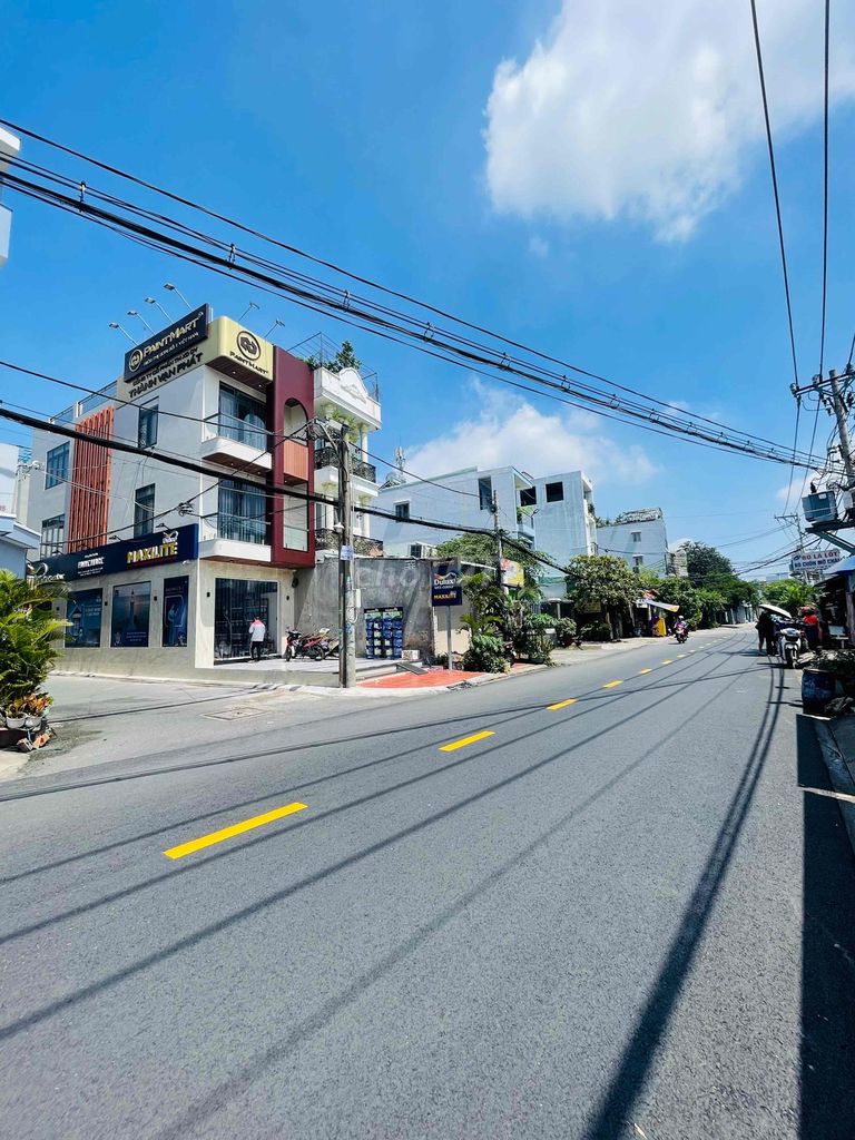 Đất thổ cư 300m² ngay Phạm Văn Đồng, giá 15 tỷ - Đầu tư sinh lời ngay!