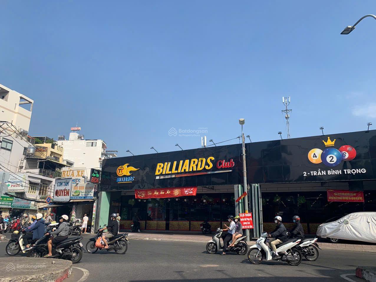 Cho thuê nhà 2 mặt tiền tại vòng xoay Nguyễn Văn Đậu 550m² - Vị trí đắt giá cho kinh doanh!