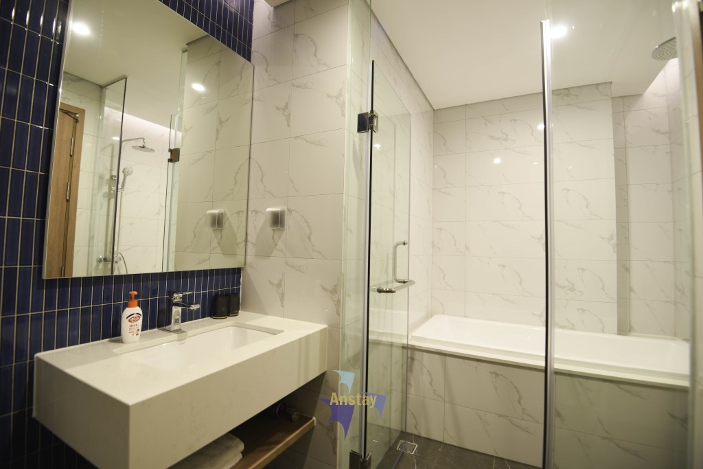 Căn hộ 2 Ngủ Icon40 Hạ Long 67m² giá 3,75 tỷ - View đẹp, hướng Đông Nam