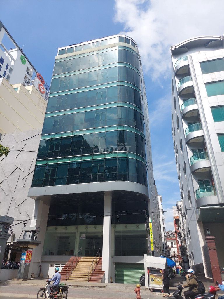 Nhà Chính Chủ 2 Mặt Tiền Đường Hoàng Sa 800m² - Khu vực sầm uất Quận 1!