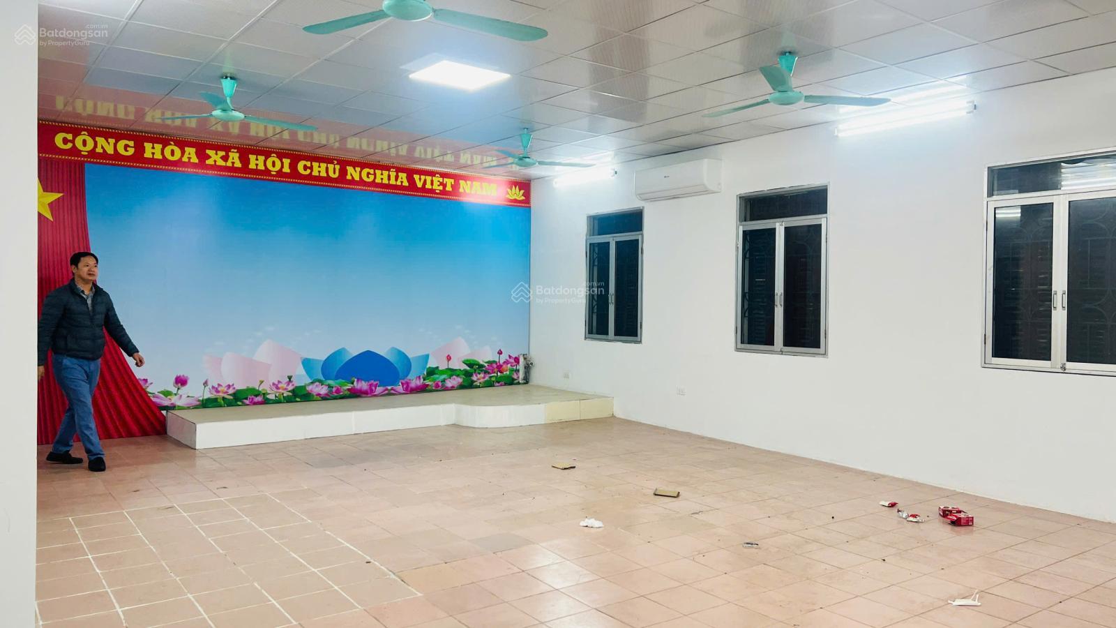 Cho thuê nhà ngõ 212 Hoàng Quốc Việt, Nghĩa Đô, Cầu Giấy 130m² - Vị trí đắc địa, tiện kinh doanh!