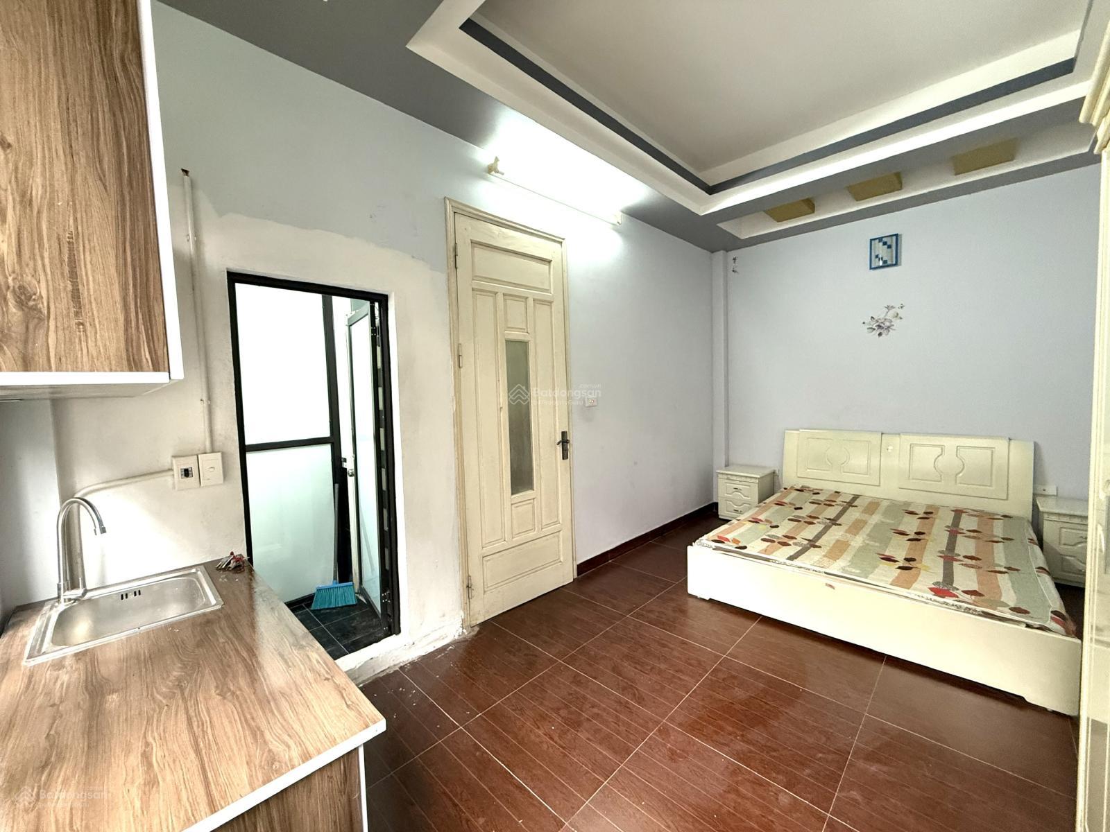 Cho thuê phòng Hoàng Ngân 30m² giá 4.5 triệu - Full đồ khép kín, an ninh tốt!