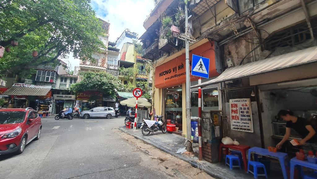 Bán biệt thự cổ Pháp phố Chân Cầm 530m² giá 318 tỷ - Dấu ấn Hà Nội xưa!