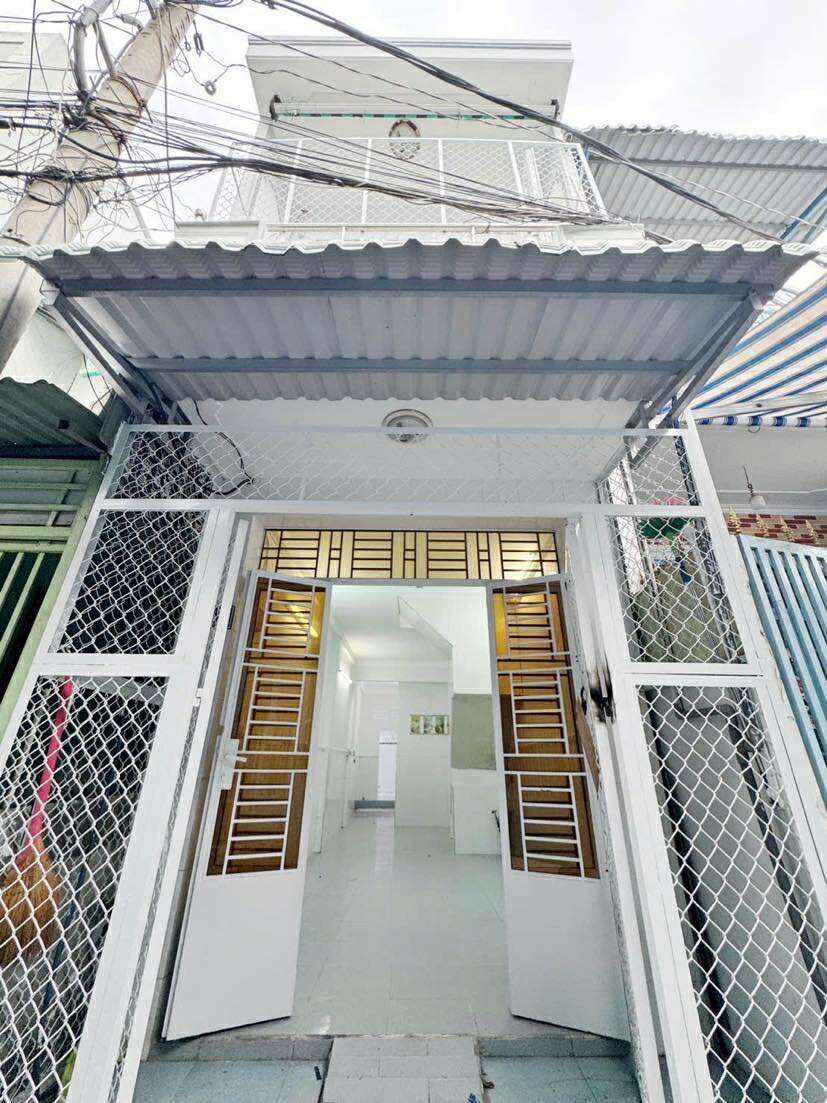 Nhà bán hẻm 33 Quang Trung, Ninh Kiều 82m² giá 1,77 tỷ - Vị trí an ninh, tiện ích đầy đủ!