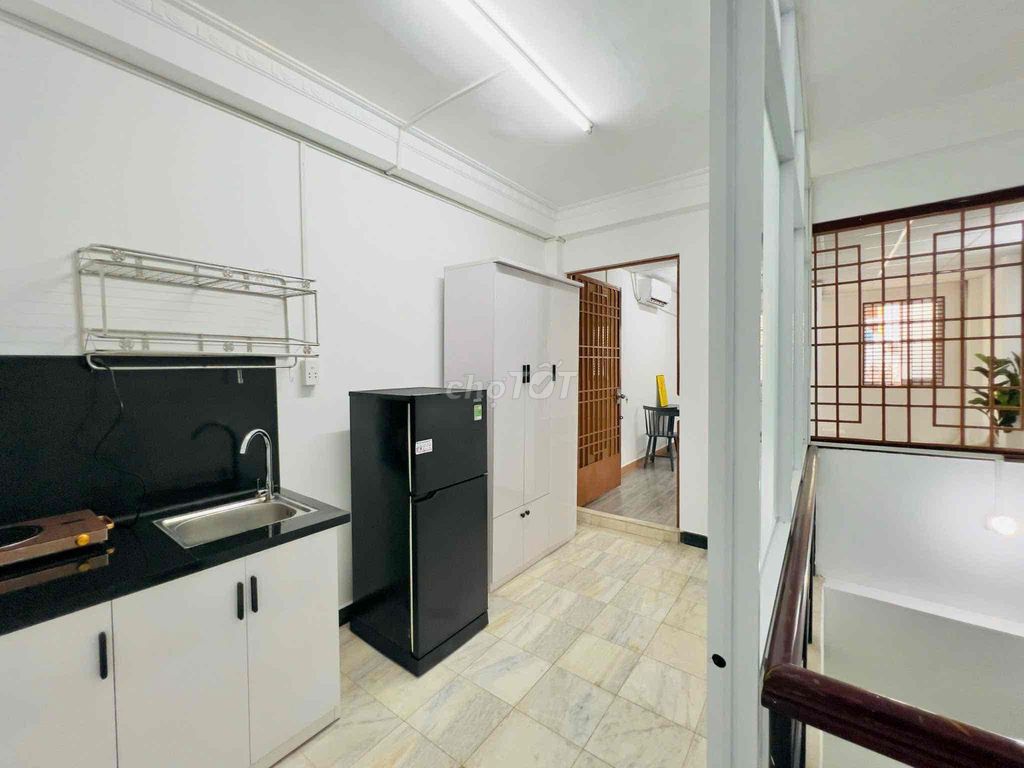 Cho thuê phòng Studio 1PN tách bếp 30m² giá 5.5 triệu - Full nội thất ngay cầu Phạm Văn Chí