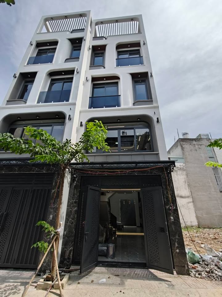 Nhà Phố 4x13m Đường Nguyễn Ảnh Thủ, Trung Mỹ Tây - Giá 6.29 tỷ - Thiết kế 4 tầng hiện đại!