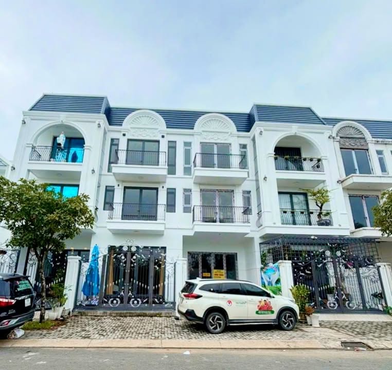 Nhà phố Minh Thắng Cà Mau 100m² giá 3.9 tỷ - Xây sẵn vào ở ngay!