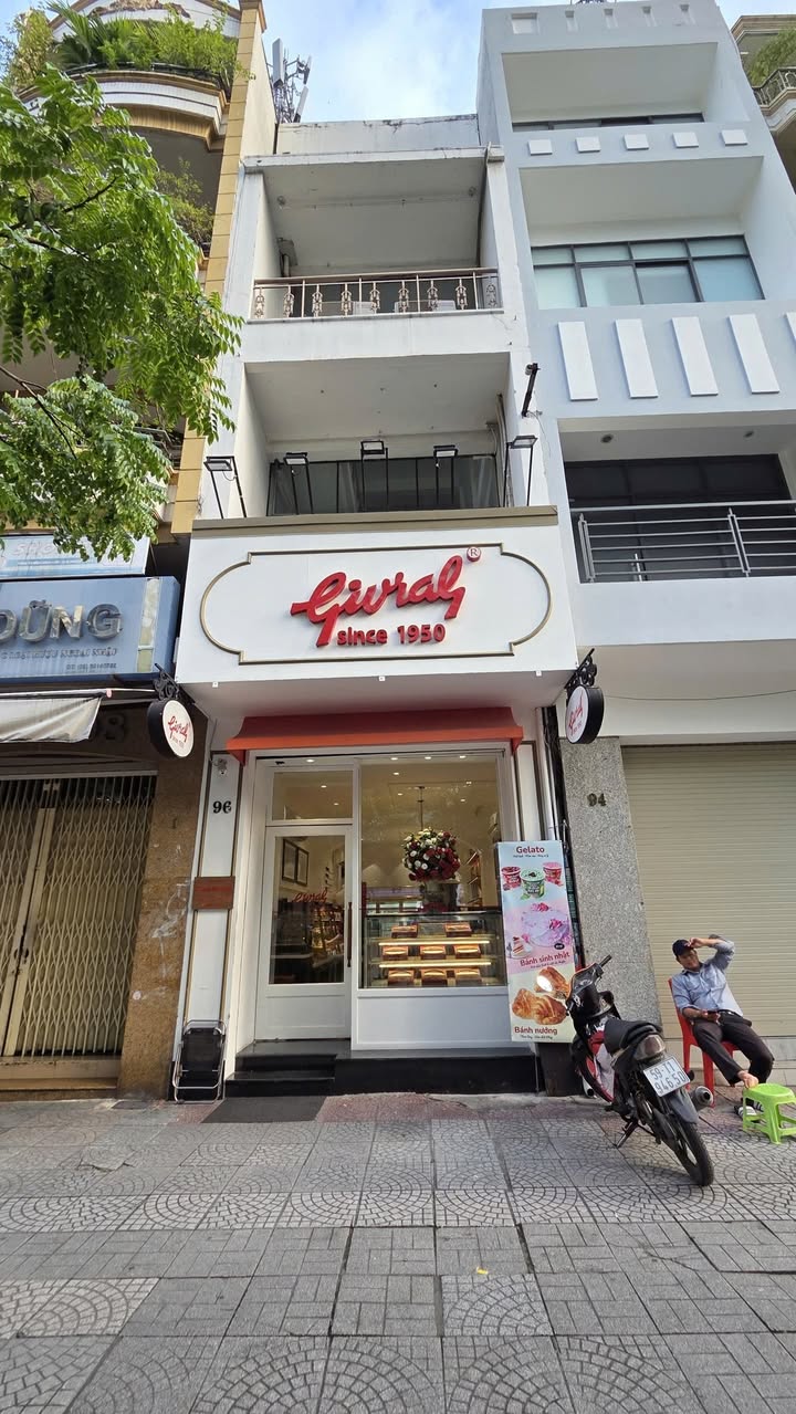 Nhà mặt tiền Hàm Nghi, quận 1, diện tích 60m², giá 150 triệu/tháng - Thích hợp kinh doanh!