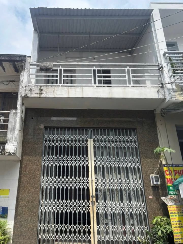 Nhà mặt tiền kinh doanh đường Nguyễn Quý Yêm, Bình Tân 40m² giá 5.5 tỷ - Đầu tư sinh lời ngay!