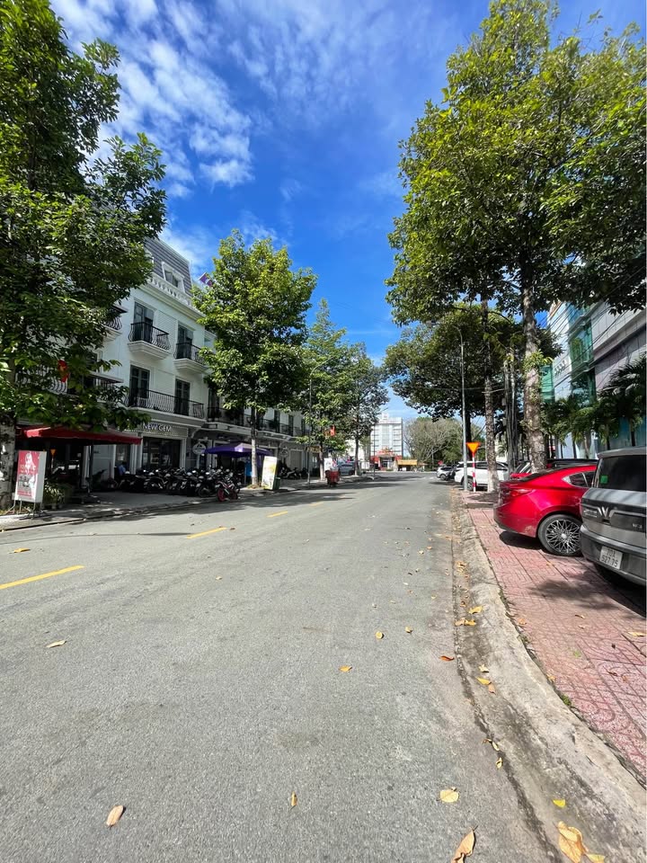 FrontHouse Vincom Trương Tùng Quân 76m² giá 7.3 tỷ - Vị trí đắc địa, dòng tiền ổn định!