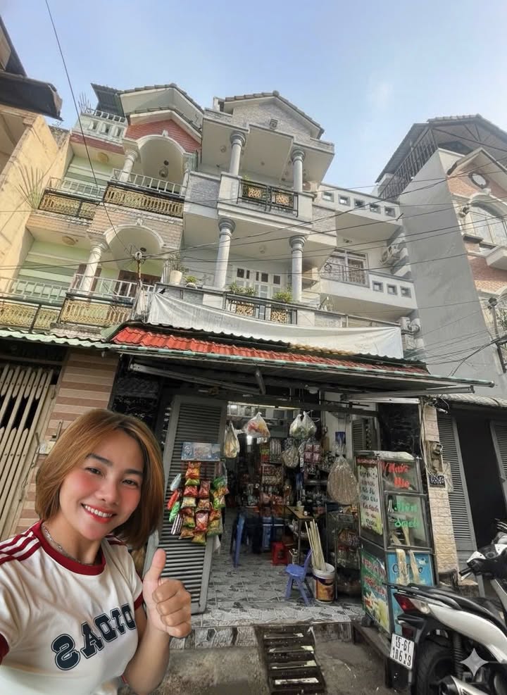 Nhà mặt tiền hẻm xe hơi Phú Thuận Q7 - 84m² giá 9 tỷ - Tiềm năng kinh doanh lớn!