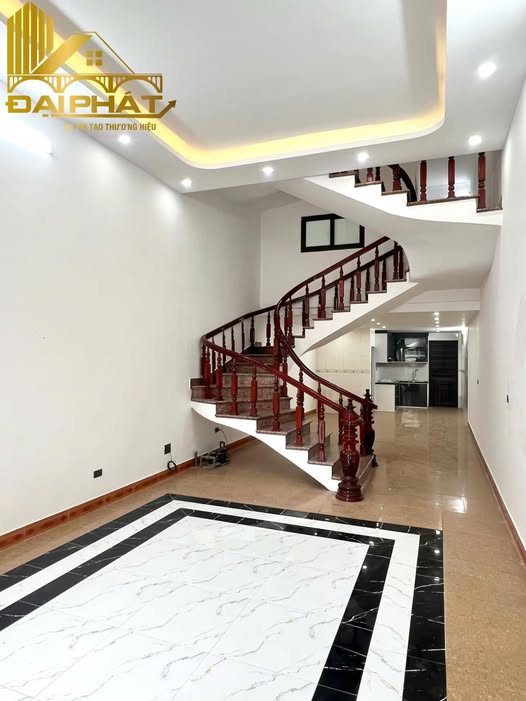 Nhà 2 Tầng Rưỡi Mặt Đại Lộ Hòa Bình, 145m² giá 5 tỷ - Đầu tư sinh lời cao!