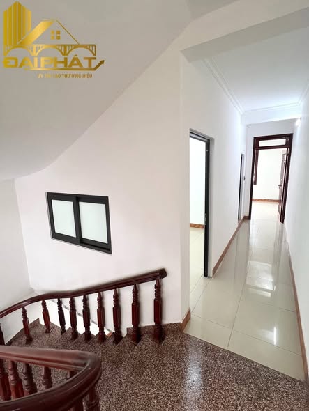 Nhà 2 tầng rưỡi mặt đường Đại lộ Hòa Bình, 145m² giá 5 tỷ - Cơ hội đầu tư tuyệt vời!