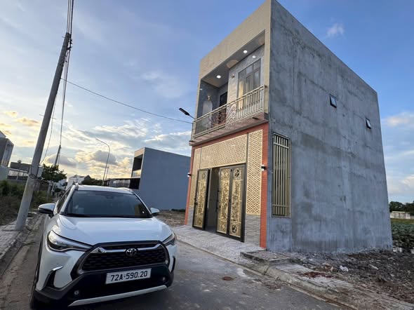 Nhà 1 Trệt 1 Lầu Hoà Long, Bà Rịa 62m² giá 2.6 tỷ - View hồ sen tuyệt đẹp!