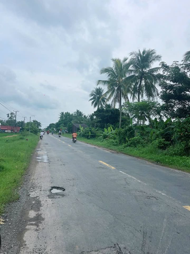 Đất nền 5 công mặt tiền kênh Gâu, xã Trường Khánh, giá chỉ 100 triệu/công!