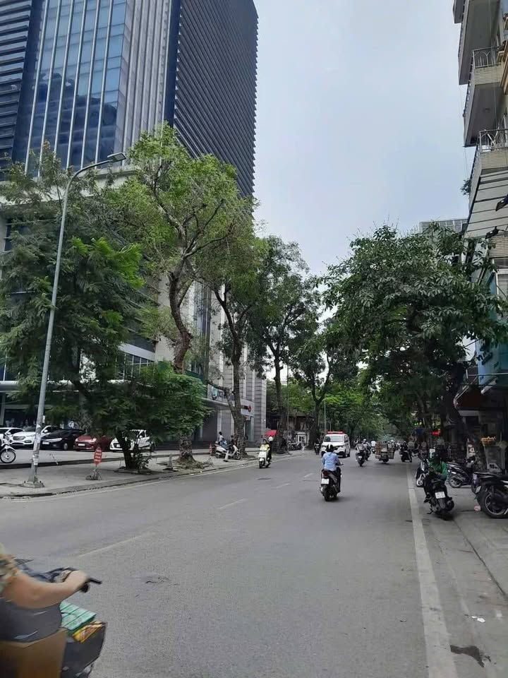 Nhà mặt phố Lạc Trung, 80m² giá thỏa thuận - Đầu tư sinh lời ngay lập tức!