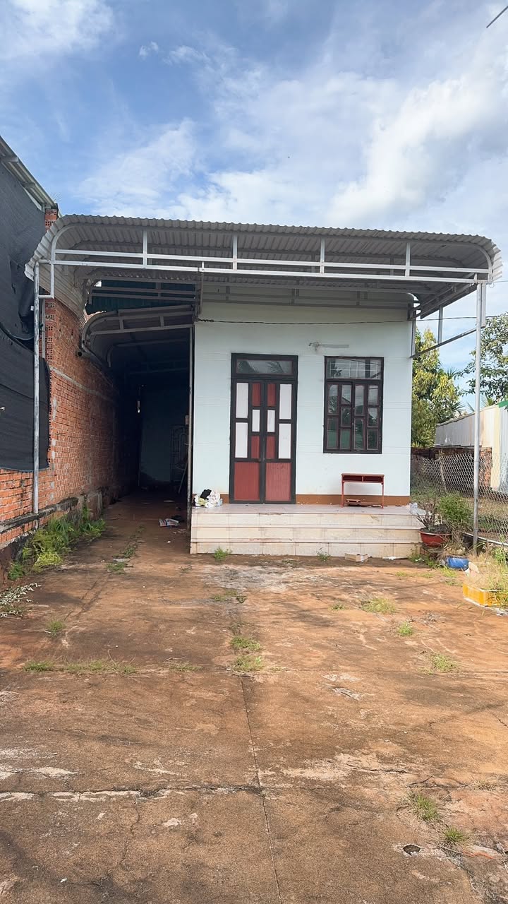 Nhà phố Quảng Phú, Cư M'gar 192m² giá chỉ 1.1 tỷ - Sổ hồng chính chủ!