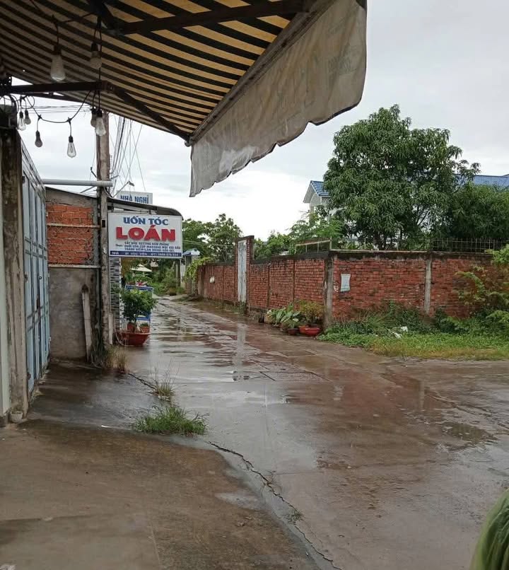 Nhà mới 2 tầng hẻm 305 Nguyễn Văn Linh 94m² giá chỉ 1 tỷ - Sẵn sàng vào ở!