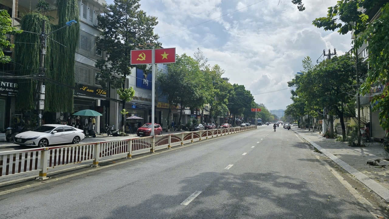 Nhà phố Cốc Lếu Lào Cai 130m² giá chỉ 6 tỷ - Địa điểm kinh doanh lý tưởng!