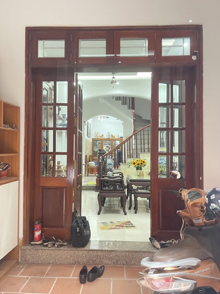 Nhà 546 Trần Cung, quận Bắc Từ Liêm, 56m² giá 12 tỷ - Khu dân trí cao, an ninh tốt!